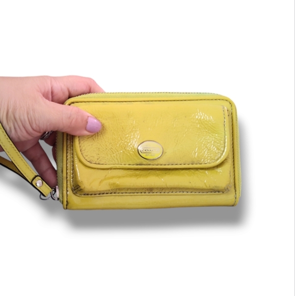 Coach Wallet/ Wristlet in Yellow 💛 - Picture 1 of 14